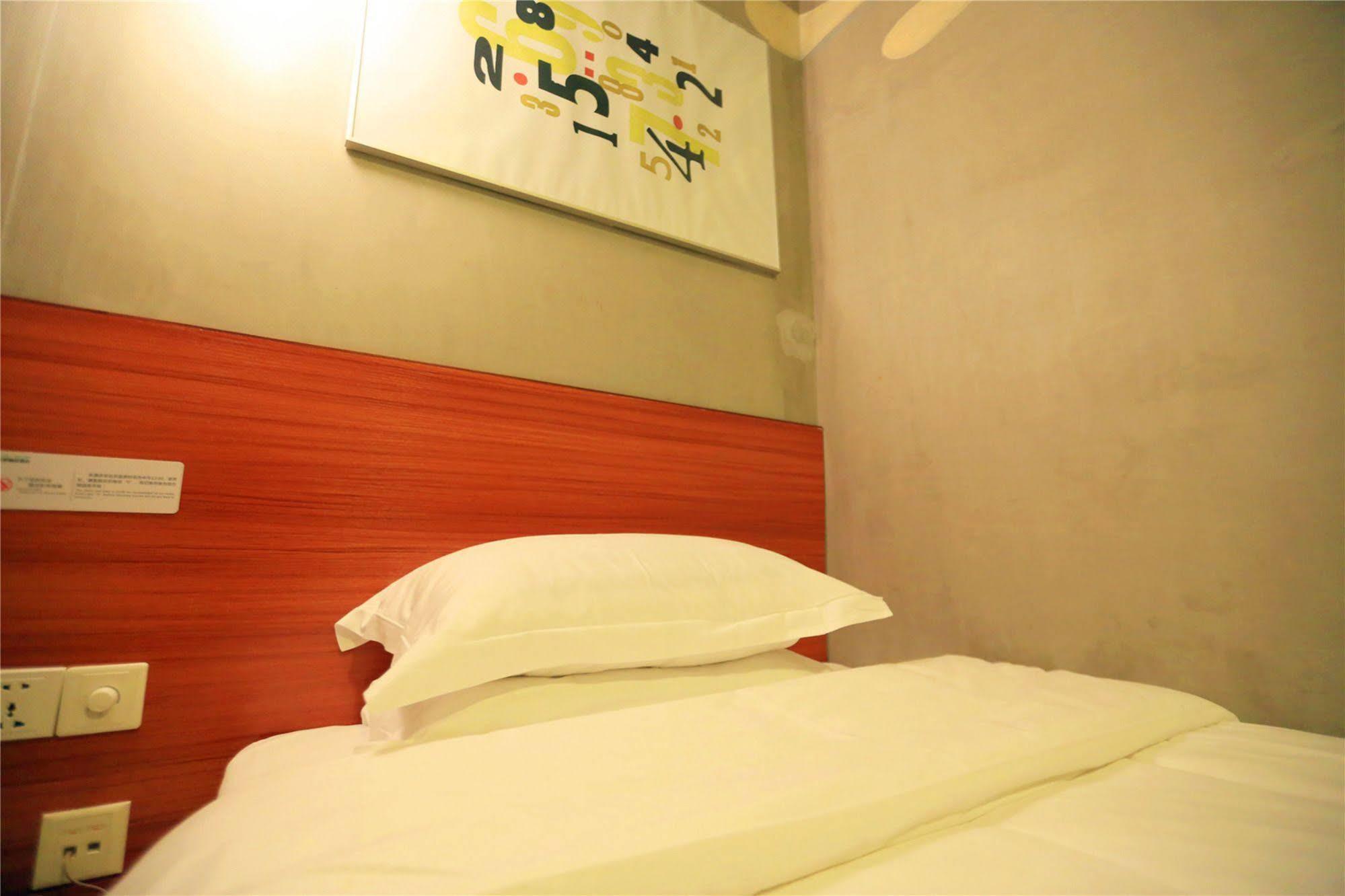 Shenzhen Dongmen Colour Hotel Екстер'єр фото